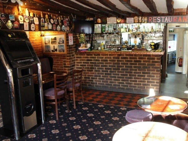 KENT - CHARMING LOCAL PUB Photo 2