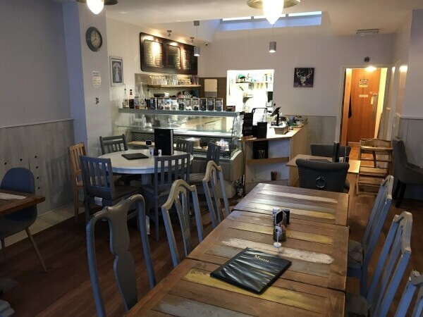 Beautifully Presented 35 Cover Cafe & 3 Bed Flat Photo 2
