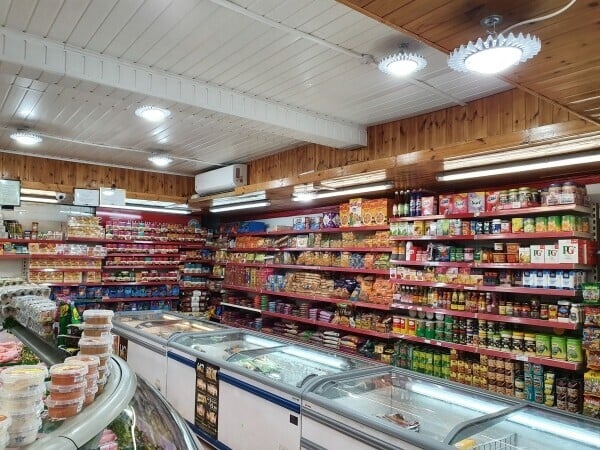 Well maintained Halal butchers and grocery shop in a very good area with free car park for customers. Photo 3