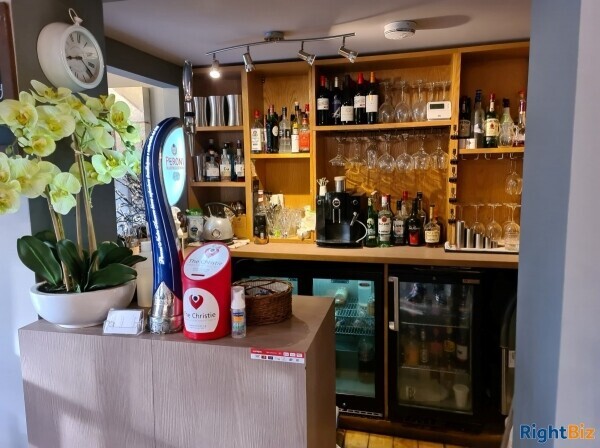 Award Winning Restaurant For Sale Gee Cross Greater Manchester Photo 2