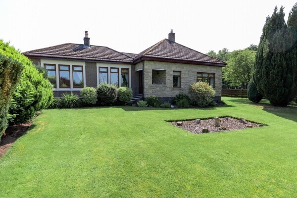UNDER OFFER - Profitable Boarding Kennels with Superb Family Home in 2.5 acres, Central Scotland Photo 2