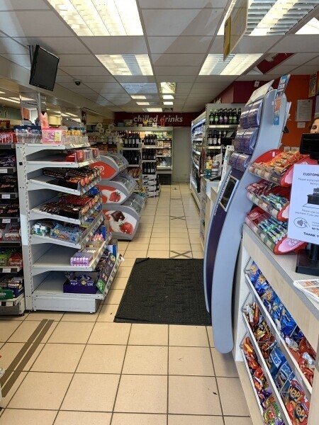 Well Presented High Turnover Profitable Business Fantastic Location - Freehold Option Available Photo 2