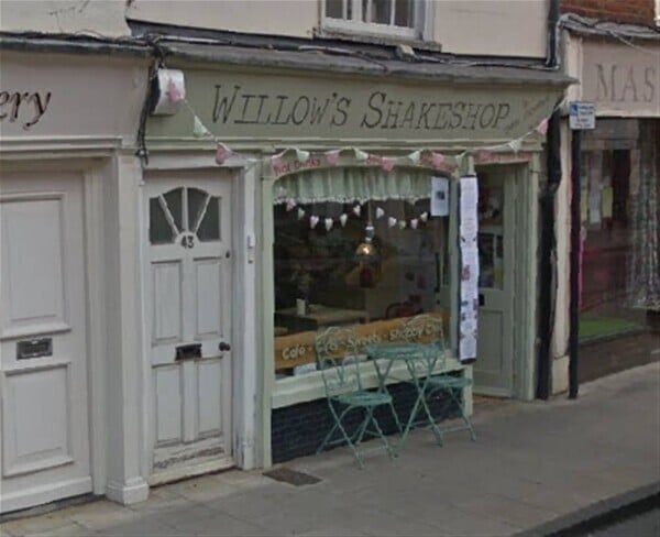 CHARMING COFFEE SHOP & MILKSHAKE BAR IN ABINGDON TOWN CENTRE Photo 2