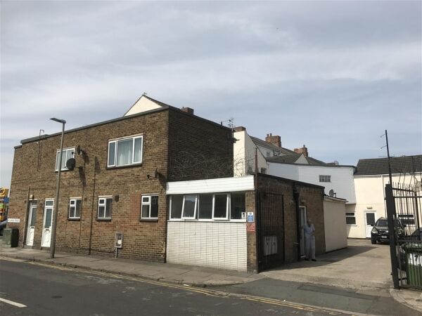 HOME FURNISHINGS SUPERSTORE WITH RESIDENTIAL LETTING APARTMENTS IN GRIMSBY TOWN CENTRE