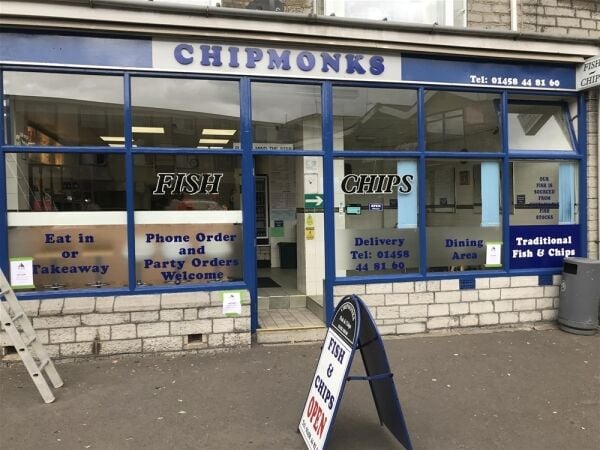 TRADITIONAL FISH & CHIP & TAKEAWAY IN STREET TOWN CENTRE