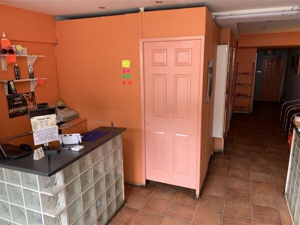 POPULAR TANNING & BEAUTY STUDIO WITH PRIVATE APARTMENT IN KINGSTON UPON HULL POPULAR TANNING & BEAUTY STUDIO WITH PRIVATE APARTMENT IN KINGSTON UPON HULL