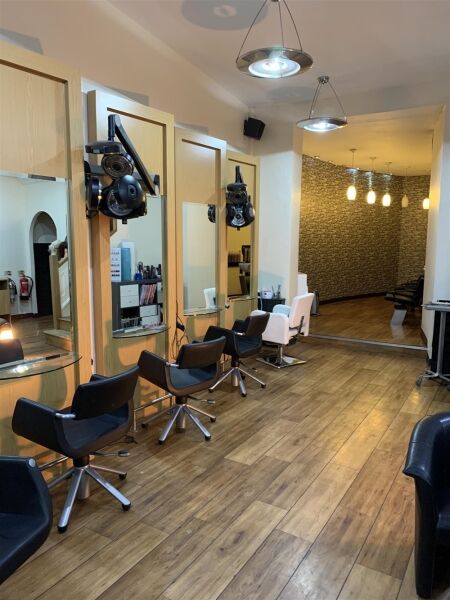 STYLISH HAIR & BEAUTY SALON IN CHESTERFIELD TOWN CENTRE