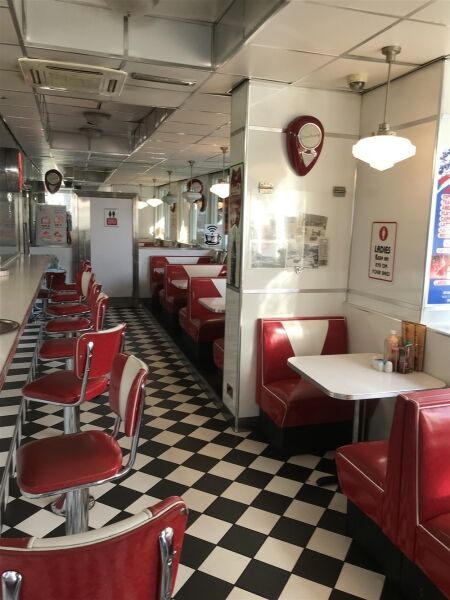 STYLISH DINER WITH TAKEAWAY & DELIVERIES  IN DUNDEE CITY CENTRE