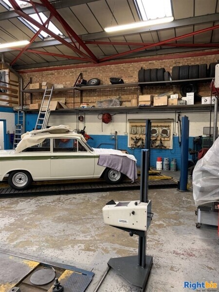 THRIVING MOT TESTING & REPAIRS CENTRE IN BEDFORDSHIRE Photo 2