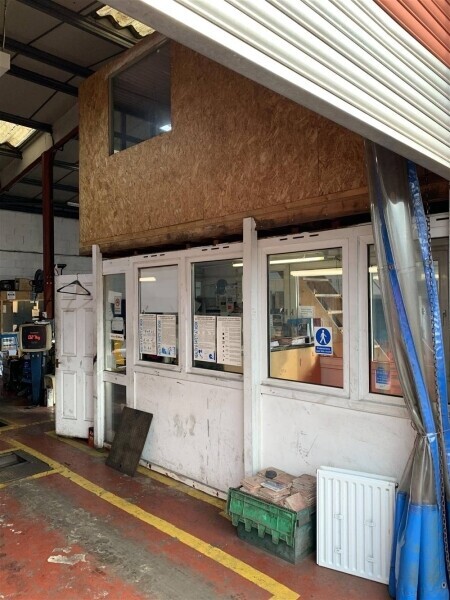 MOT TESTING & REPAIRS CENTRE IN LEAMINGTON SPA Photo 2