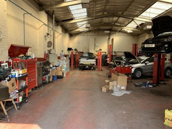 MOT TESTING & REPAIRS CENTRE IN SCUNTHORPE MOT TESTING & REPAIRS CENTRE IN SCUNTHORPE
