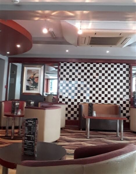 STYLISH COFFEE BAR IN CARMARTHEN TOWN CENTRE
