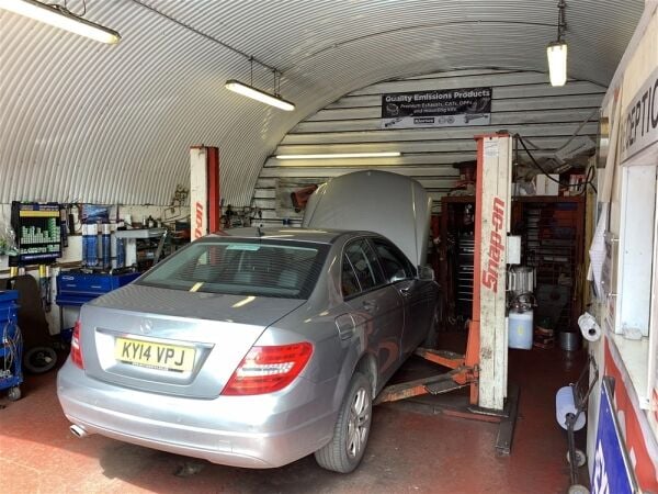MOT TESTING & REPAIRS CENTRE WITH QUALITY USED AUTO SALES IN KINGSTON UPON HULL