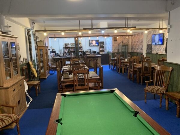 FREEHOLD B&B OR SELF CATERING APARTMENTS WITH LICENSED BAR & RESTAURANT IN PEMBROKE DOCK FREEHOLD B&B OR SELF CATERING APARTMENTS WITH LICENSED BAR & RESTAURANT IN PEMBROKE DOCK