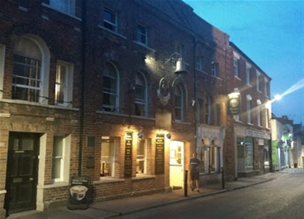 IMPRESSIVE FREEHOLD PUBLIC HOUSE/RESTAURANT & HOTEL WITH NIGHTCLUB IN DURSLEY TOWN CENTRE IMPRESSIVE FREEHOLD PUBLIC HOUSE/RESTAURANT & HOTEL WITH NIGHTCLUB IN DURSLEY TOWN CENTRE