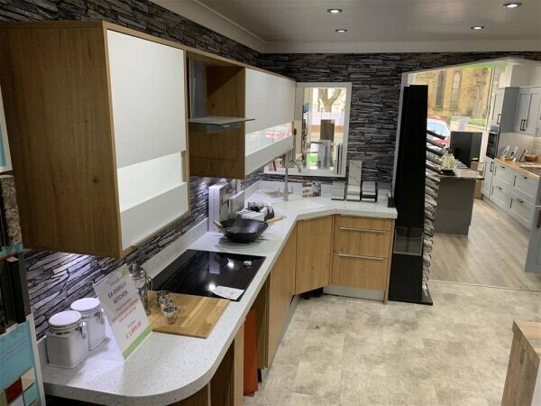 FREEHOLD DESIGNER KITCHENS CENTRE WITH LETTING APARTMENTS IN HORNSEA Photo 2