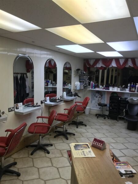 STYLISH UNISEX HAIR SALON IN GLASGOW SUBURB STYLISH UNISEX HAIR SALON IN GLASGOW SUBURB