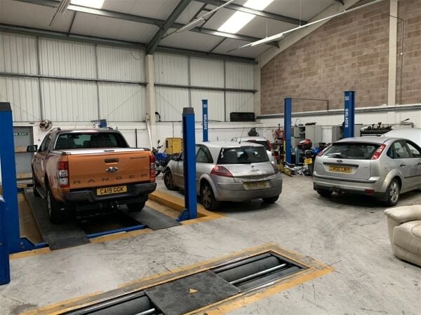 MOT TESTING & REPAIRS CENTRE IN CARDIFF SUBURB MOT TESTING & REPAIRS CENTRE IN CARDIFF SUBURB