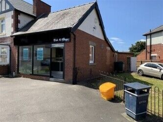 TRADITIONAL FISH BAR WITH FASTFOOD TAKEAWAY & DELIVERIES Photo 2