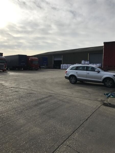 LONG ESTABLISHED FREEHOLD ROAD HAULAGE COMPANY IN LINCOLNSHIRE LONG ESTABLISHED FREEHOLD ROAD HAULAGE COMPANY IN LINCOLNSHIRE
