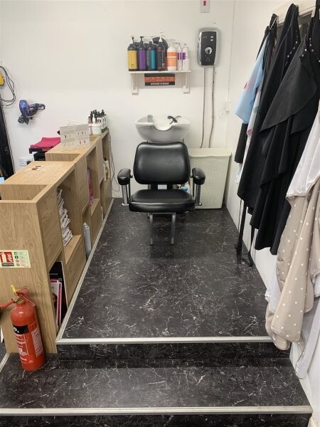 STYLISH UNISEX HAIR SALON IN NEWTON STEWART