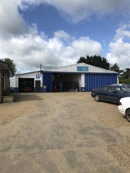 THRIVING MOT TESTING & REPAIRS CENTRE IN TOWCESTER