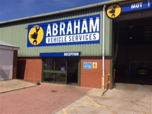 THRIVING MOT TESTING & REPAIRS CENTRE IN BISHOP AUCKLAND Photo 2