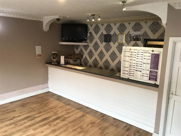INDIAN TAKEAWAY & DELIVERIES WITH FAMILY APARTMENT IN ASHINGTON