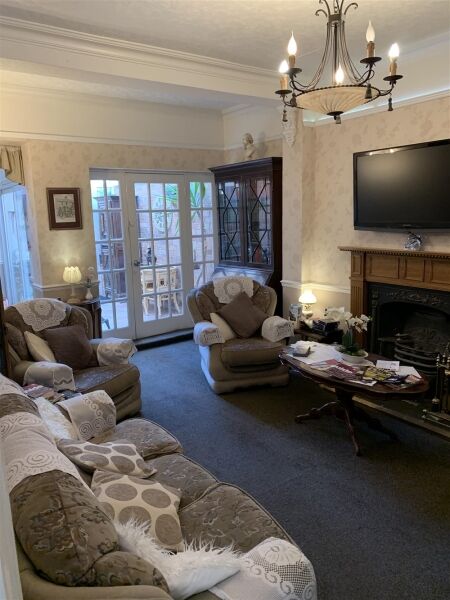 STUNNING FREEHOLD BED & BREAKFAST GUEST HOUSE IN STRATFORD UPON AVON