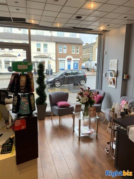 STYLISH TANNING/NAILS & BEAUTY STUDIO IN SIDCUP TOWN CENTRE Photo 2