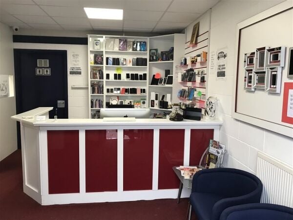 HIGHLY PROFITABLE MOBILE PHONE & TABLET REPAIRS & SALES CENTRE IN SLOUGH