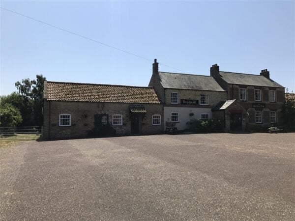 IMPRESSIVE FREEHOLD VILLAGE PUBLIC HOUSE & RESTAURANT IN THE CAMBRIDGESHIRE FENS