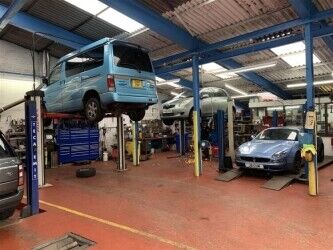 FREEHOLD MOT TESTING & REPAIRS CENTRE IN BOLTON Photo 2