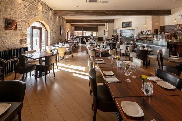 STUNNING TOWN CENTRE LICENSED ITALIAN RESTAURANT IN THE CENTRAL LOWLANDS OF SCOTLAND STUNNING TOWN CENTRE LICENSED ITALIAN RESTAURANT IN THE CENTRAL LOWLANDS OF SCOTLAND
