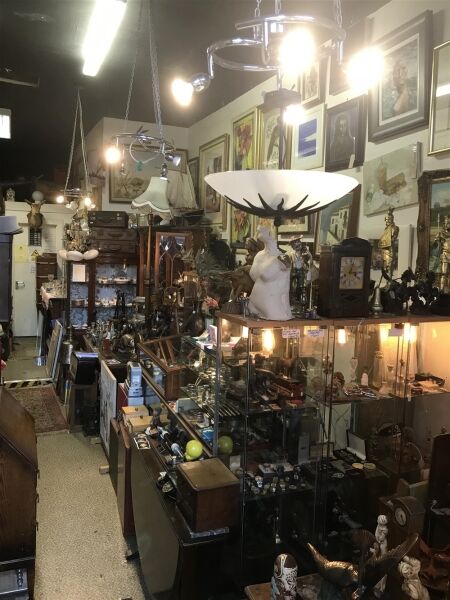 RETAIL ANTIQUES & COLLECTABLES EMPORIUM IN GLASGOW CITY CENTRE