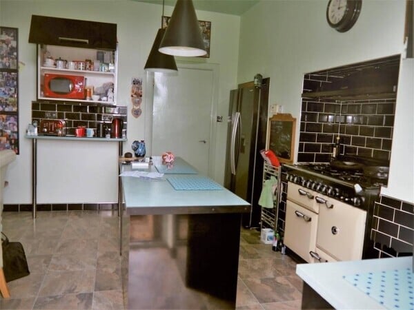 Hotel & Guest Houses For Sale in Whitby Photo 2