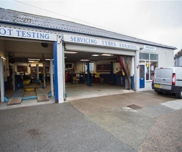 MOT Test Station- Gwynedd Photo 2