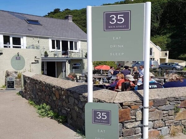 Extremely successful restaurant in a thriving seaside village. Photo 2