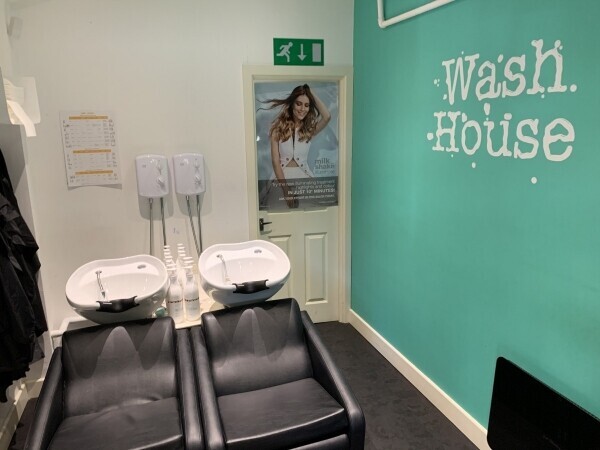 Hair salon for sale Photo 2
