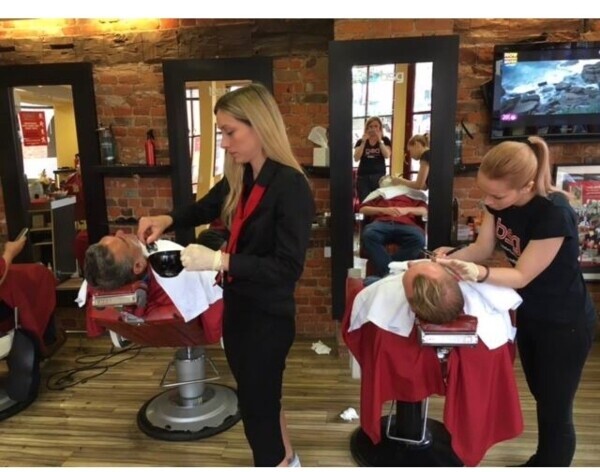 TRADING OVER 30 YEARS - HIGHLY REPUTABLE BARBERS SHOP, High Wycombe, Buckinghamshire. Photo 2