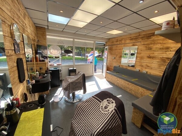 BARBERS: OLDHAM: 9386 Photo 2