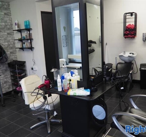 Hair Salons For Sale in Gainsborough Photo 2