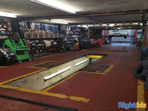 Well known traditional garage for sale Photo 2