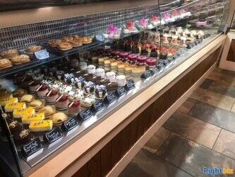 Superb Patisserie & Cafe situated in a sought after extremely affluent London suburb near the A40 Photo 2