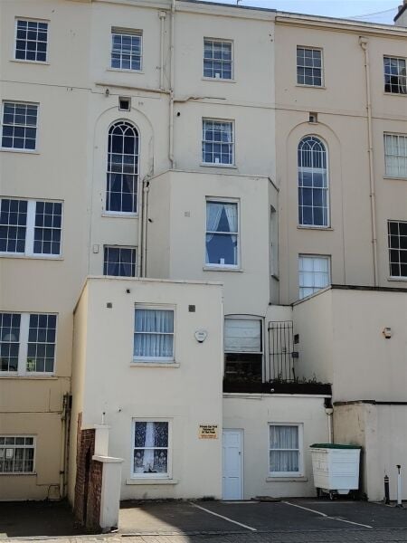 HOTEL IN THE BEAUTIFUL SPA TOWN OF CHELTENHAM