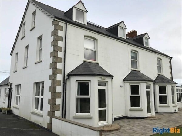 Immaculate Hotel on the North Cornish Coastline For Sale in Perranporth Photo 2