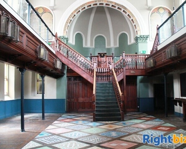 CEREDIGION (ABERYSTWYTH) - IMPRESSIVE LICENSED PROPERTY Photo 2