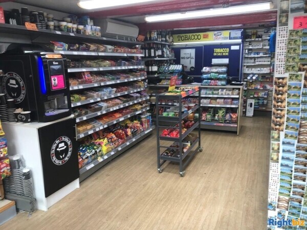 OXFORD CITY CENTRE LICENSED NEWSAGENTS. Excellent location with regular high footfall. Photo 2