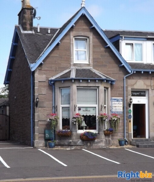 Excellent 5-Bedroom Guest House in Perth Photo 2