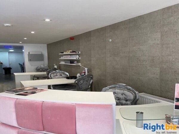 Newly established beauty salon business for sale. Photo 2